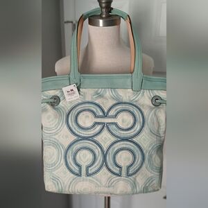 COACH Bag (BNWT) Leather & Canvas mix. Beautiful Bag inside and out.